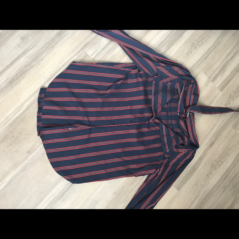 Shirt - Picture 2 of 4